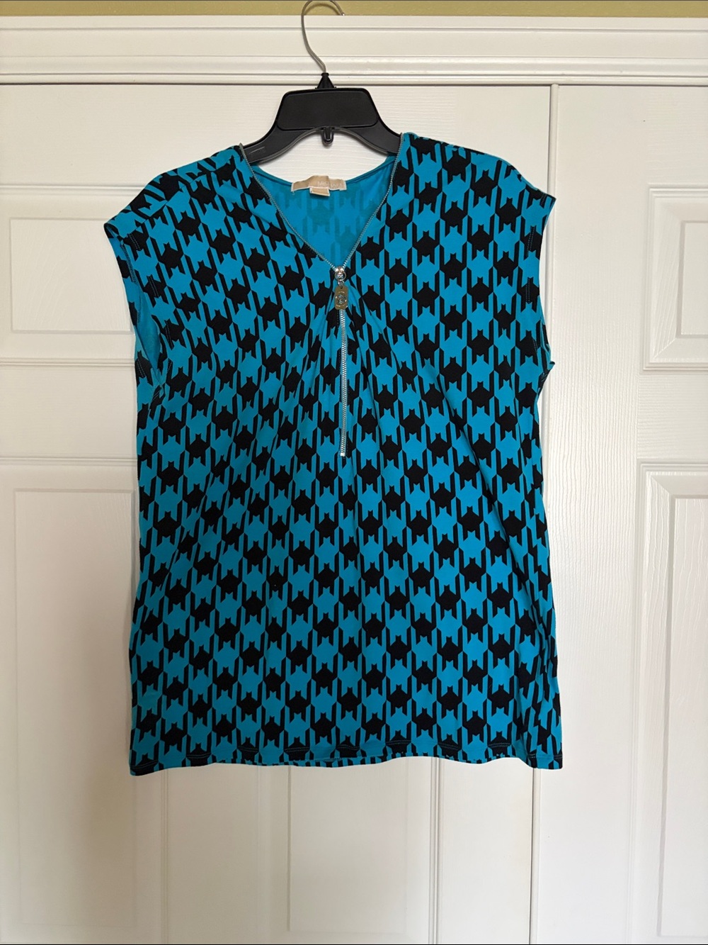 MICHAEL Michael Kors Blue and Black Houndstooth Zip V-Neck Top